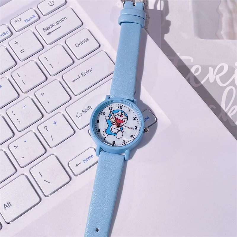 [พร้อมส่ง] นาฬิกาข้อมืออิเล็กทรอนิกส์ กันน้ํา กันกระแทก ลายการ์ตูนโดราเอมอน เหมาะกับงานปาร์ตี้ สําหรับเด็กผู้หญิง และเด็กผู้ชาย