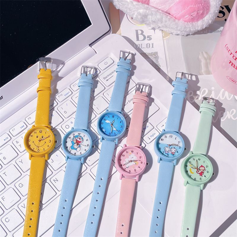 [พร้อมส่ง] นาฬิกาข้อมืออิเล็กทรอนิกส์ กันน้ํา กันกระแทก ลายการ์ตูนโดราเอมอน เหมาะกับงานปาร์ตี้ สําหรับเด็กผู้หญิง และเด็กผู้ชาย
