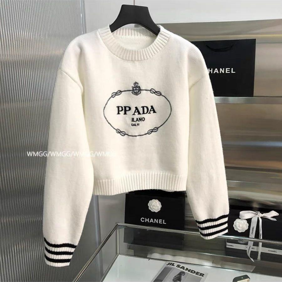 Prada Xiaoxiangfeng เสื้อกันหนาว ผ้าถัก เข้ารูป พิมพ์ลายตัวอักษร สไตล์ฝรั่งเศส แฟชั่นฤดูใบไม้ร่วง และฤดูหนาว สําหรับผู้หญิง