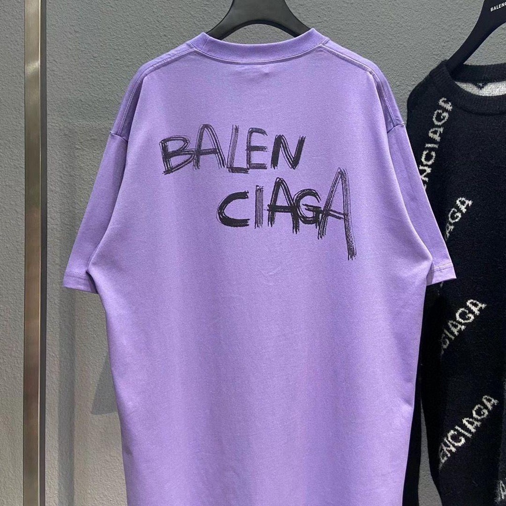 [ขายดี] Balenciaga ใหม่ เสื้อแขนสั้น ผ้าฝ้ายแท้ พิมพ์ลายตัวอักษร BA แฟชั่นฤดูใบไม้ผลิ และฤดูร้อน สําหรับผู้ชาย และผู้หญิง