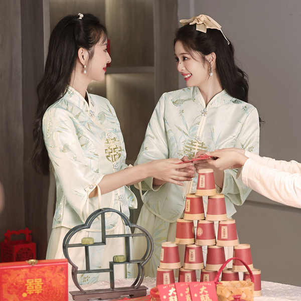 ชุดไปงานแต่งสาวอวบ ชุดไปงานแต่ง แชมเปญจีนเพื่อนเจ้าสาวชุดแต่งงานแสดงผอมสไตล์จีนย้อนยุคกระโปรง Xiuhe อารมณ์นางฟ้าเพื่อนสนิทชุดน้องสาว