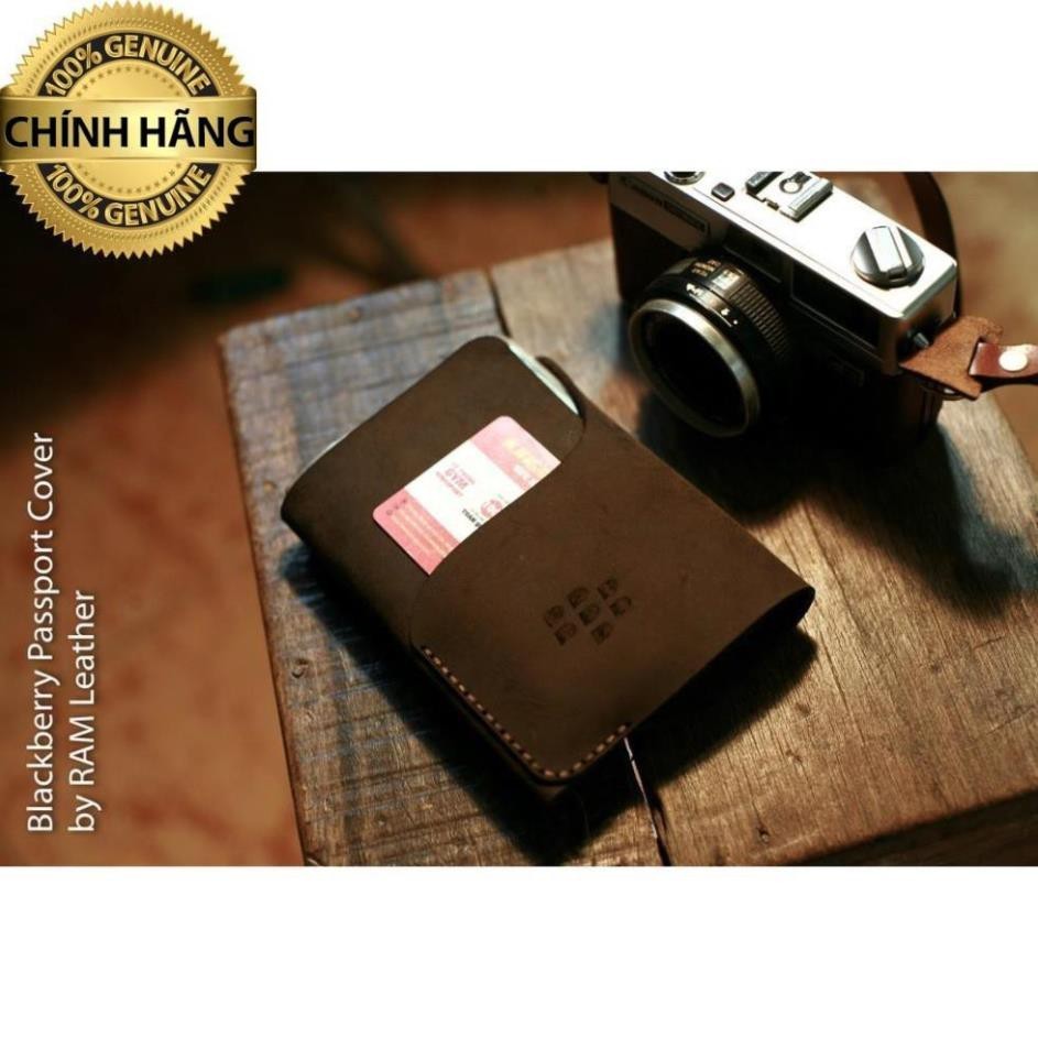 เคสโทรศัพท์ BB Passport (หนังวัวแท้)