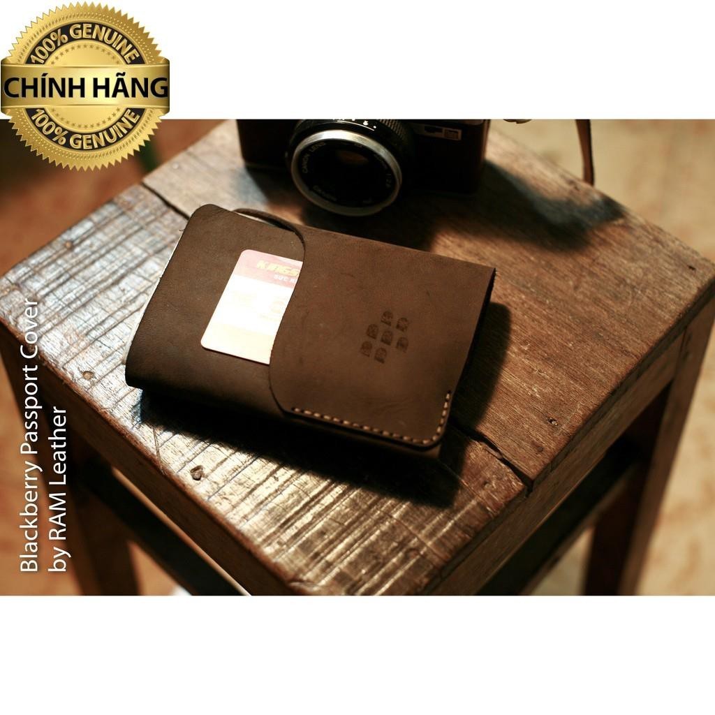 เคสโทรศัพท์ BB Passport (หนังวัวแท้)