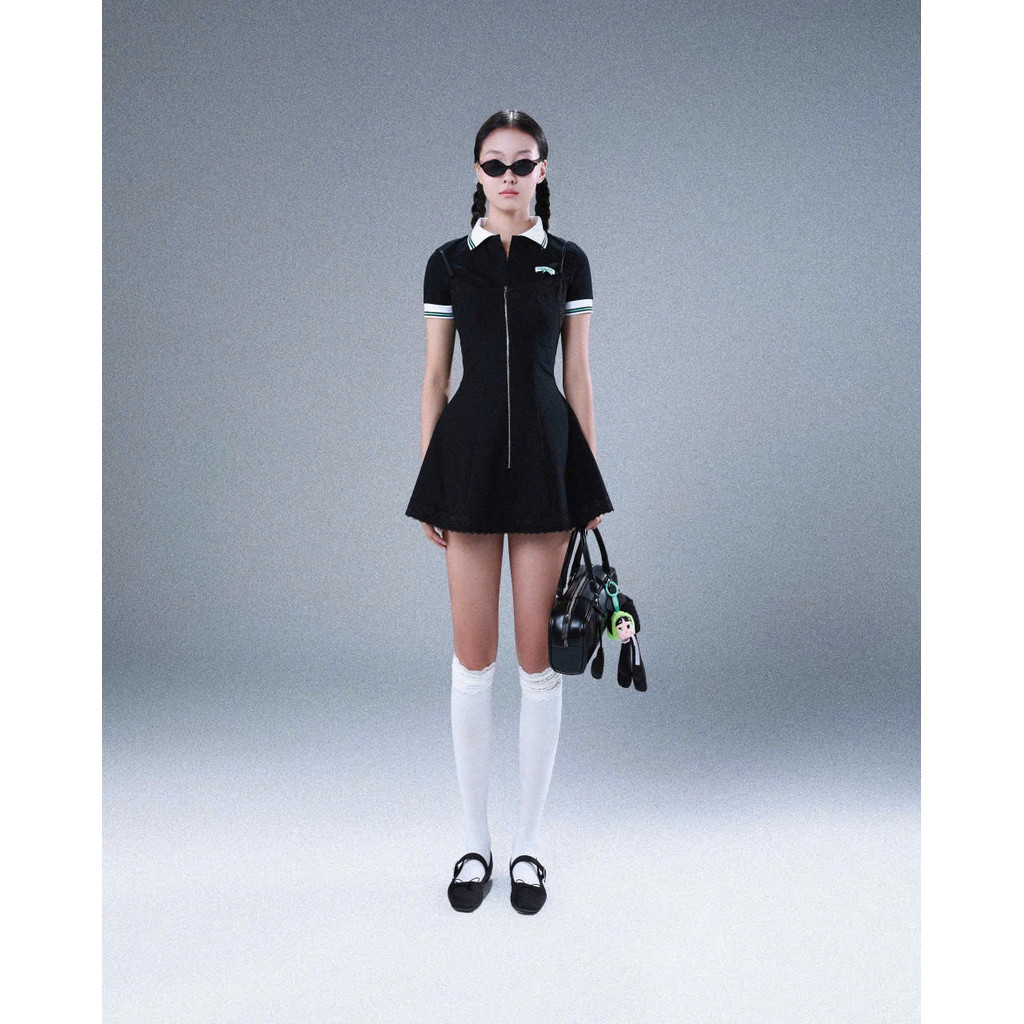 So Dáte.Club - เสื้อครอปแขนสั้นคอโปโลและเดรส 2 สายบานมีซิป