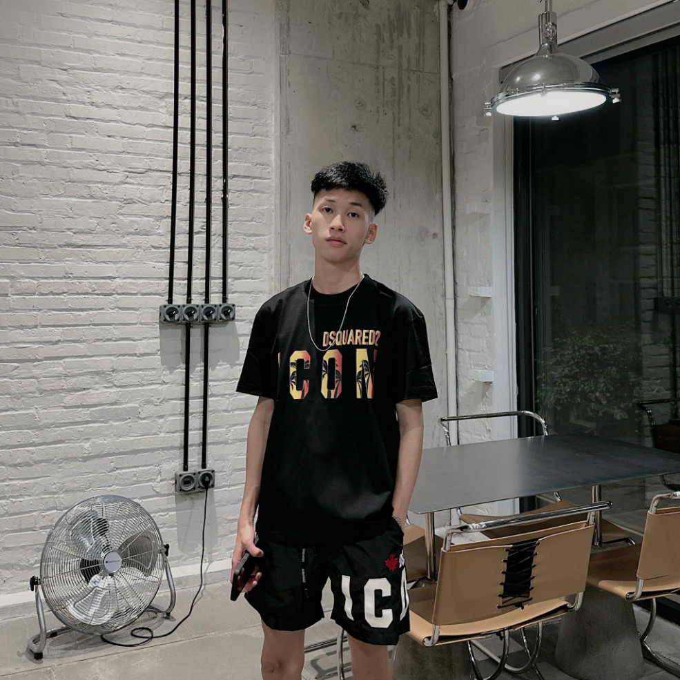 DSQ Icon Orange Coconut Tree เสื้อยืดผู้ชายพิมพ์ลายความร้อนคุณภาพสูง ผ้าคอตตอนยืด 2 ทาง เหมาะสําหรับ