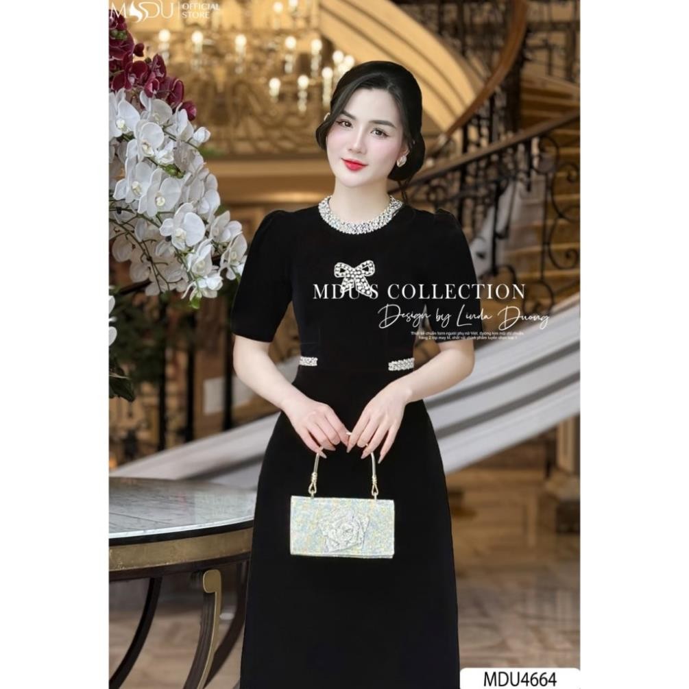 ออกแบบชุด MDU4664 ผลิตจากวัสดุกํามะหยี่นุ่มผสมผสานกับคอกลม Rhinestone หรูหราจาก MDU