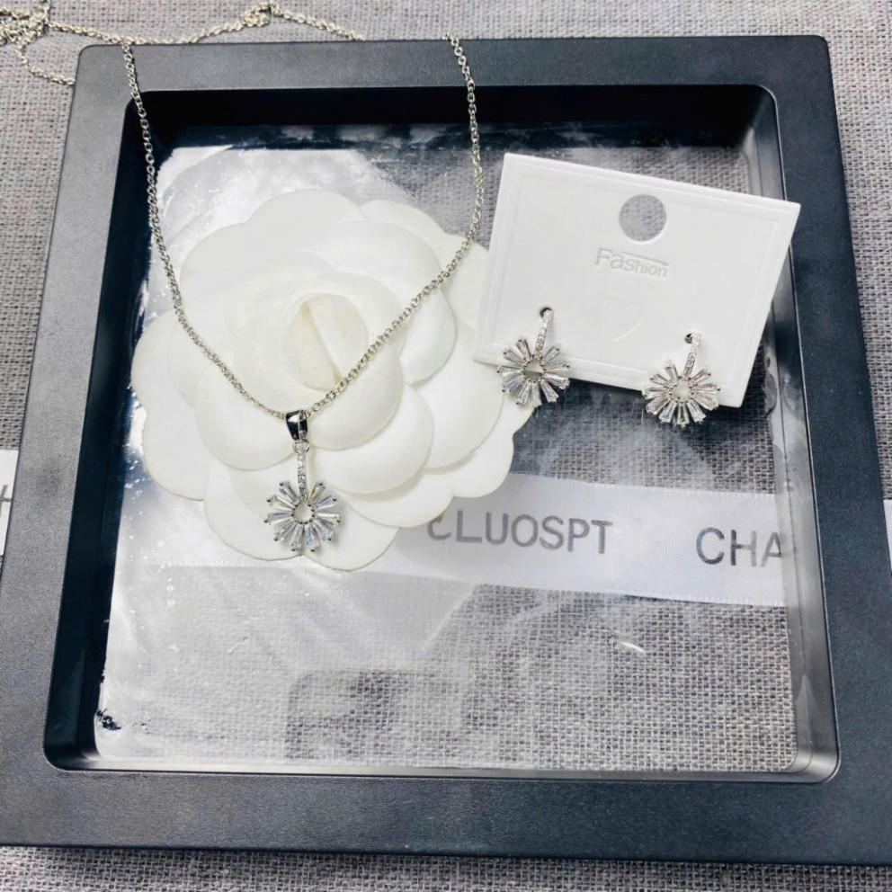 ชุดเครื่องประดับไทเทเนียม Sun flower พร้อมหิน สไตล์เลดี้หรูหรา nemo Jewelry Shop
