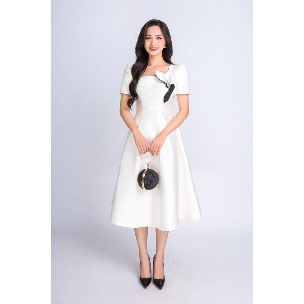 FDC14143 - เดรสปาร์ตี้ taffta Flared มีซับใน habutai คอเหลี่ยม แขนพองบางเบา และเสื้อยกทรงดอกไม้ตกแต่