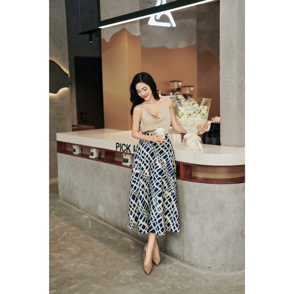 FJD31145 - กระโปรงสํานักงานผ้าไหมทรายทรงเอมีซับในฮาบูไตและหัวเข็มขัดซี่โครง - PANTIO