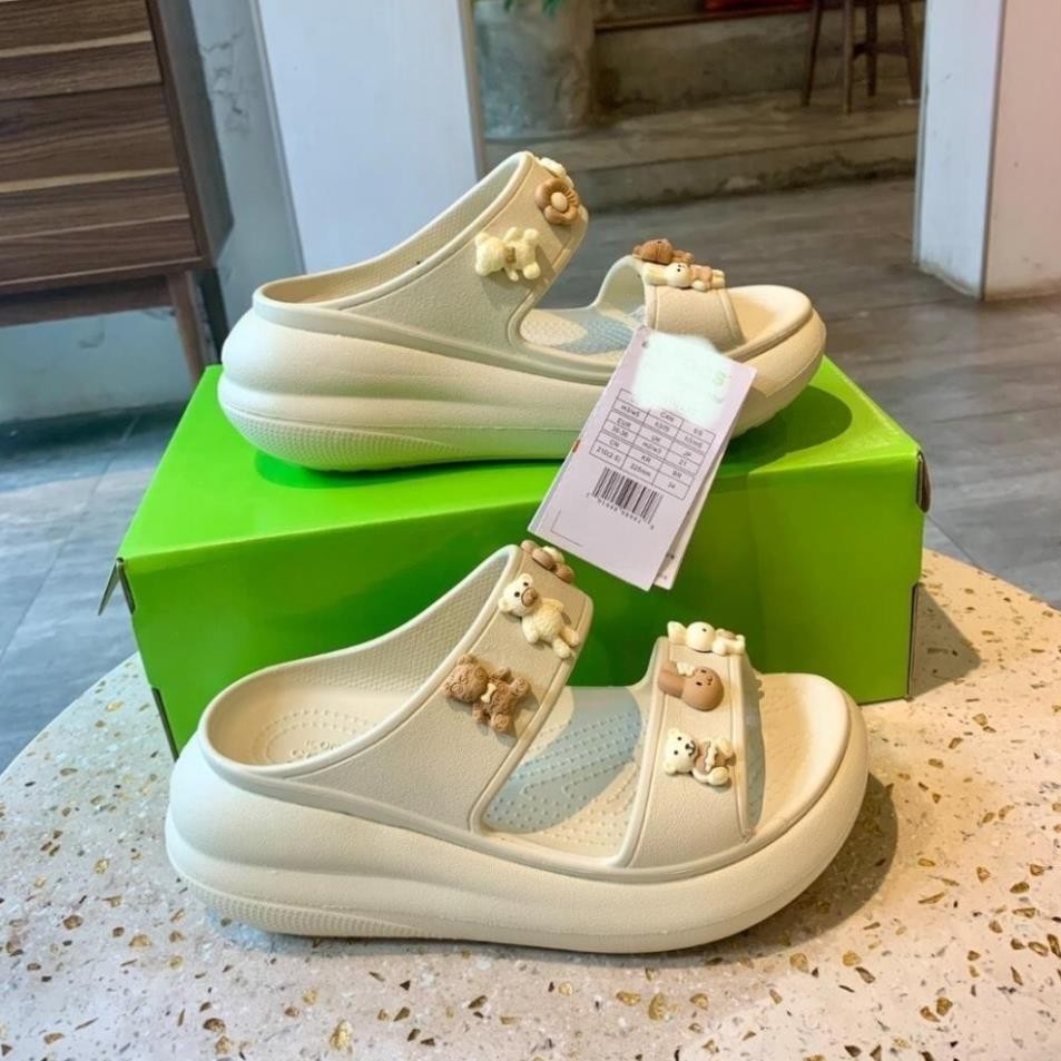 Crush Classic Cross Sandal พร้อมพื้นรองเท้าบุนวม 7CM สไตล์เกาหลี รองเท้าแตะไขว้สําหรับผู้หญิงพร้อม High Sole มาพร้อม 3D Charm รุ่นใหม่ 2024 HOT au