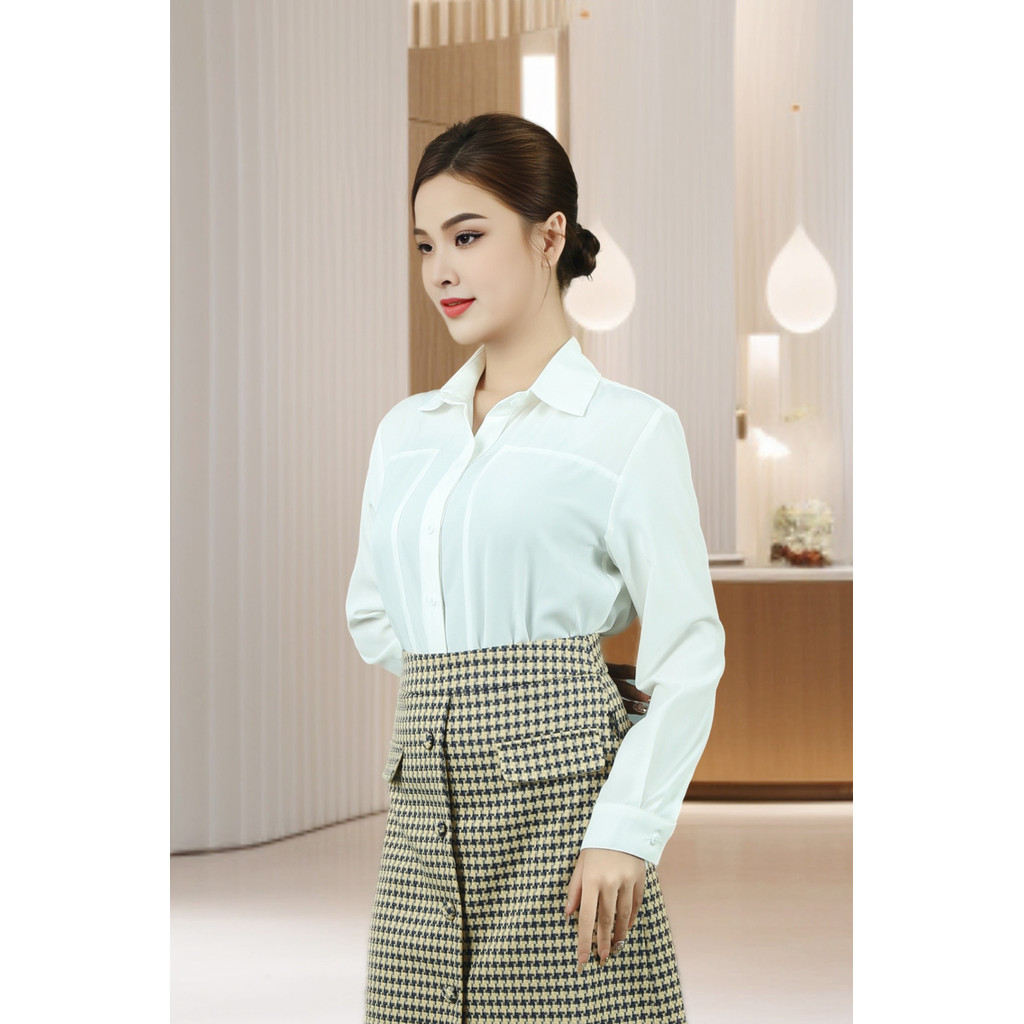 เสื้อเชิ้ตแขนยาวคอปกเยอรมันสีขาวทรงหลวมและกุ๊นกุ้ง ADB218TR