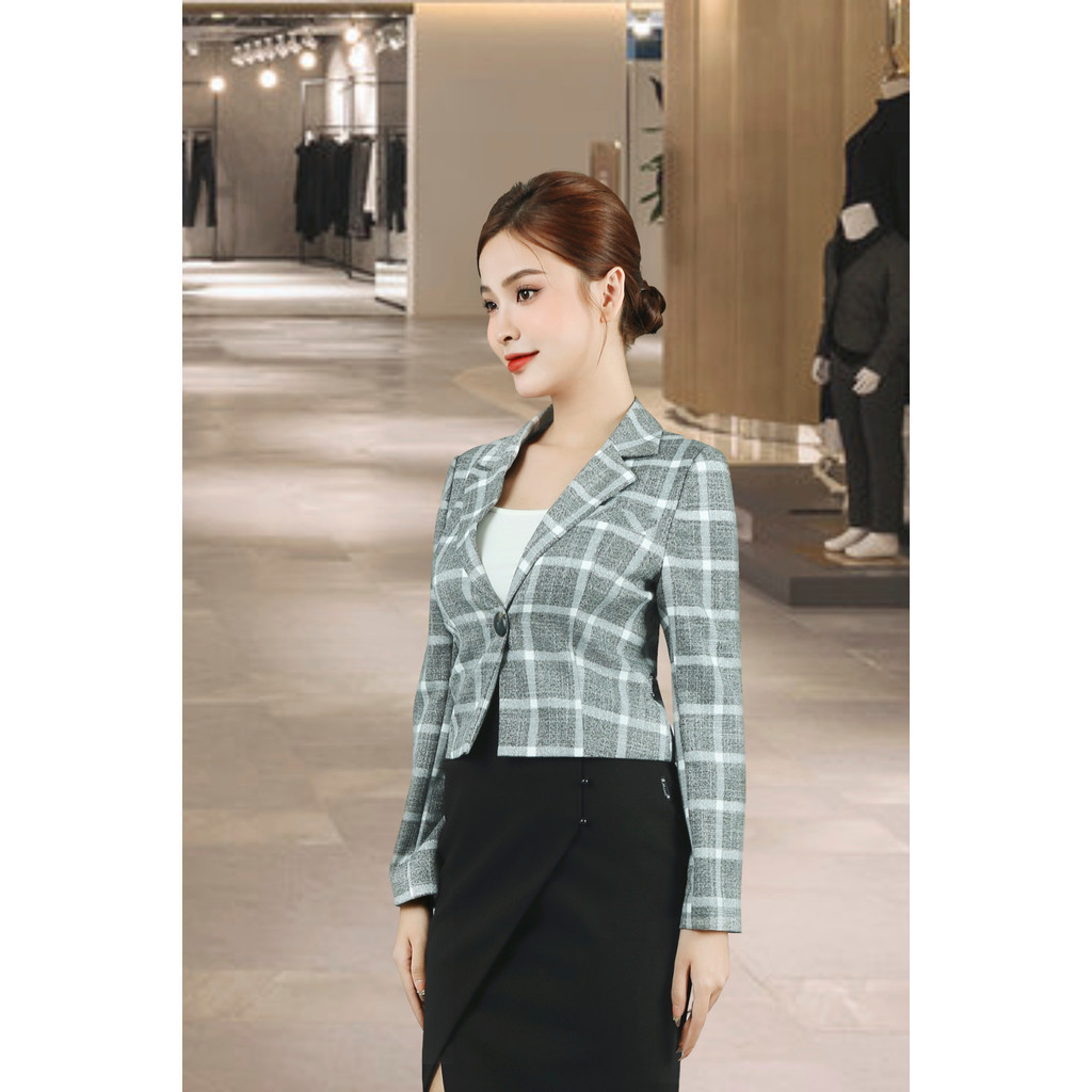 เสื้อกั๊ก 2 ชั้น แขนยาว ทรงสั้น ไม้สัก คอปกเมทัลลิค ปก 2 ใบ กระเป๋าอก AVD044GHKT