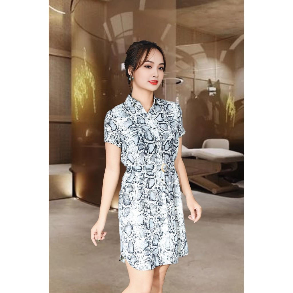 เดรสคอปกเยอรมันชั้นเดียวแขนสั้นและเข็มขัดคาดเอวผ้าไหมเสือดาวสีดํา วว093bde