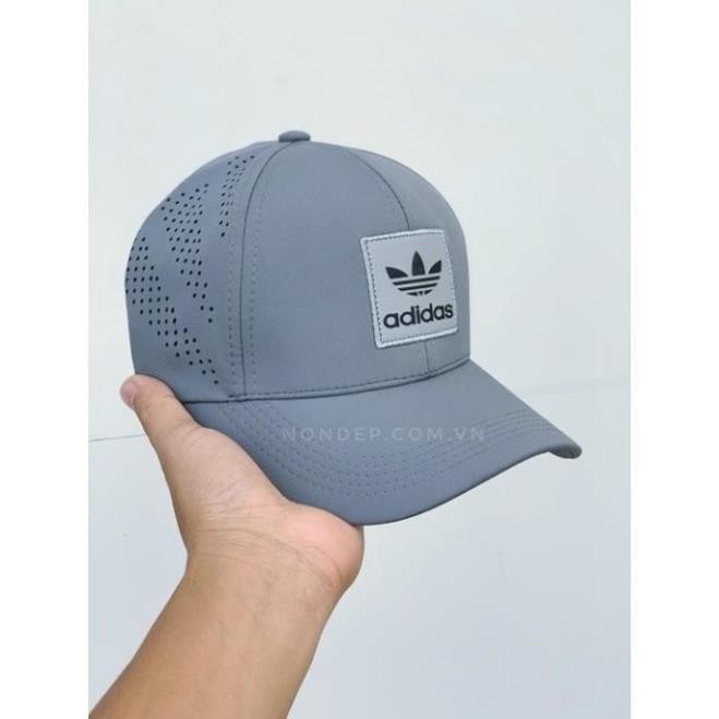 ADIDAS อาดิดาส หมวกตาข่ายกํามะหยี่และหมวกแก๊ปสําหรับผู้ชายและผู้หญิงแฟชั่นมาตรฐาน