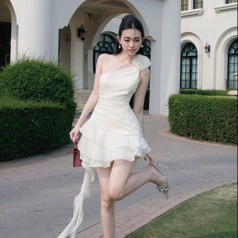 ชุดเดรสปาร์ตี้พู่ปิดไหล่หรูหราและชิมเมอร์พร้อมดอกไม้สําหรับสุภาพสตรี KC1524