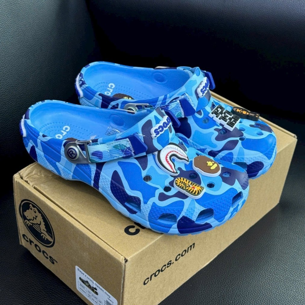 รองเท้าแตะ Crocs BAPE x Crocs Classic Clog