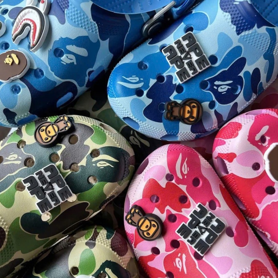 [Vip Products] รองเท้าแตะ crocs x Bape ss25 สุดฮอตและเท่สําหรับผู้ชายและผู้หญิง