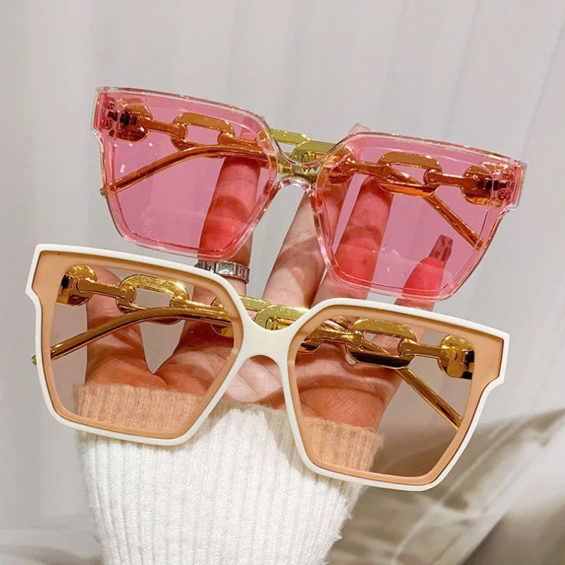 แว่นตากรอบโซ่ขนาดใหญ่ – การสวมใส่ก็อินเทรนด์ มองในความรัก! Shop_trang_nemo