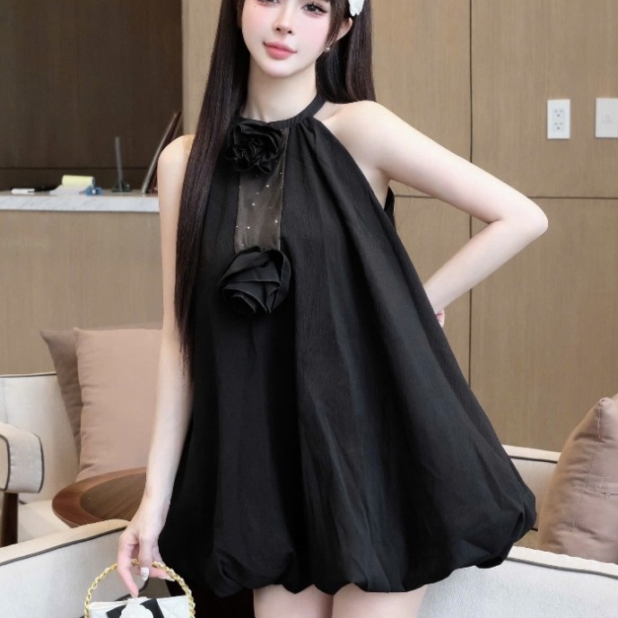 ชุดสตรีที่สวยงามอ่อนโยนชุดเดรสคอเชือกแขวนคอหยาบดอกไม้นูนทรงสควอชสุดฮอต ค662 (Z6)