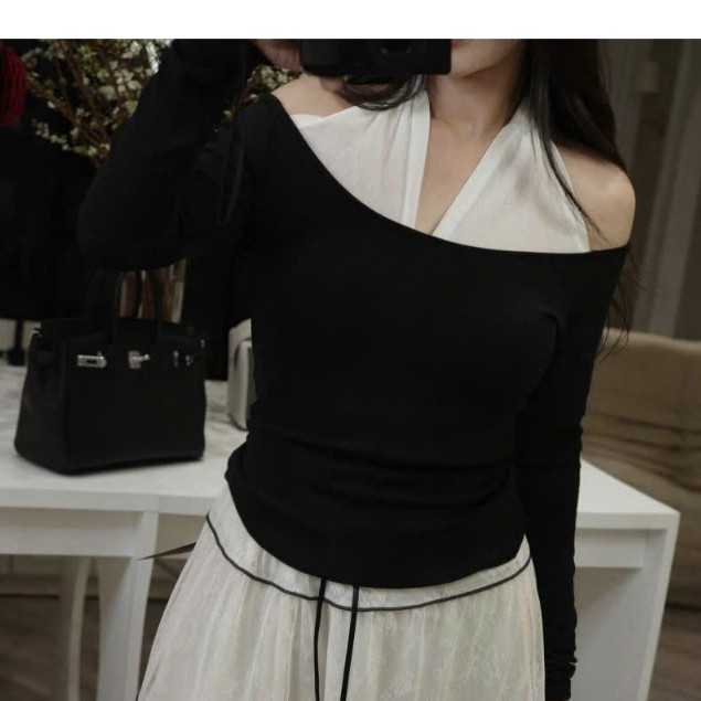 เสื้อคอปกไขว้สีดําขั้นพื้นฐานผ้ายืดหยุ่นซิปดีไซน์เปิดไหล่สวยๆ ADT115