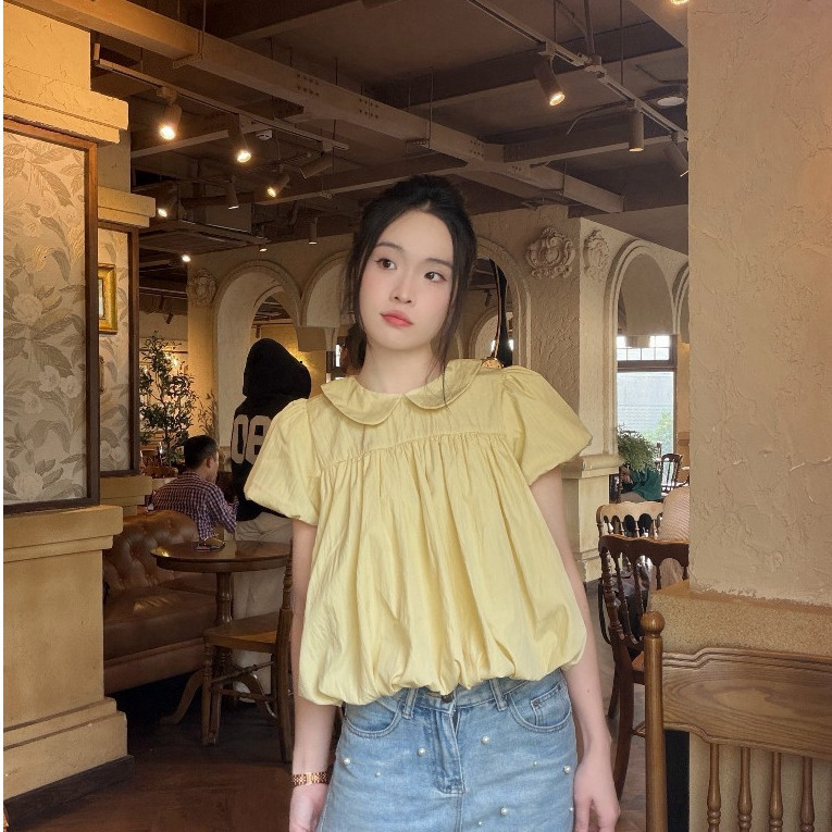 เสื้อเชิ้ตสไตล์ Hottrend สําหรับผู้หญิง เสื้อเชิ้ตปกบัวน่ารักและอ่อนเยาว์ LAM ANH TRAN CLOTHING MA4313