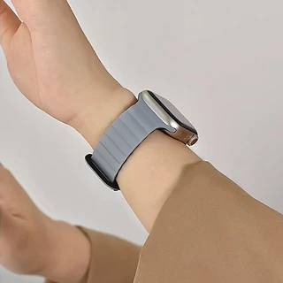 สายซิลิโคนแม่เหล็กสำหรับ Apple Watch iWatch Ultra ขนาด 49/45/44/42 มม. 41 มม. 40 มม. สายนาฬิกาอัจฉริยะแบบห่วงหัวเข็มขัดสำหรับ Series 11 10 9 8 7 SE 6 5 4 3