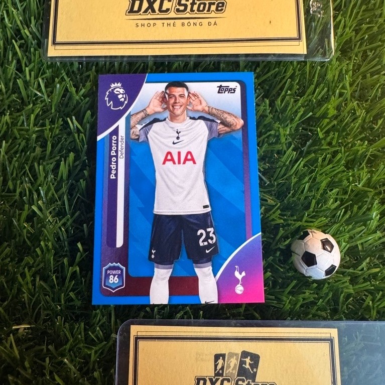 [ ของแท้ ] - BLUE PARALLEL - TOPPS PREMIER LEAGUE 2026 - PEDRO PORRRO (TOTTENHAM)