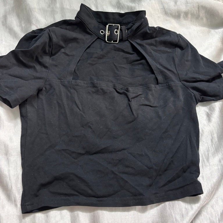 Si/2HAND ITEMS - เสื้อกันกระแทกคอยางสีดํา