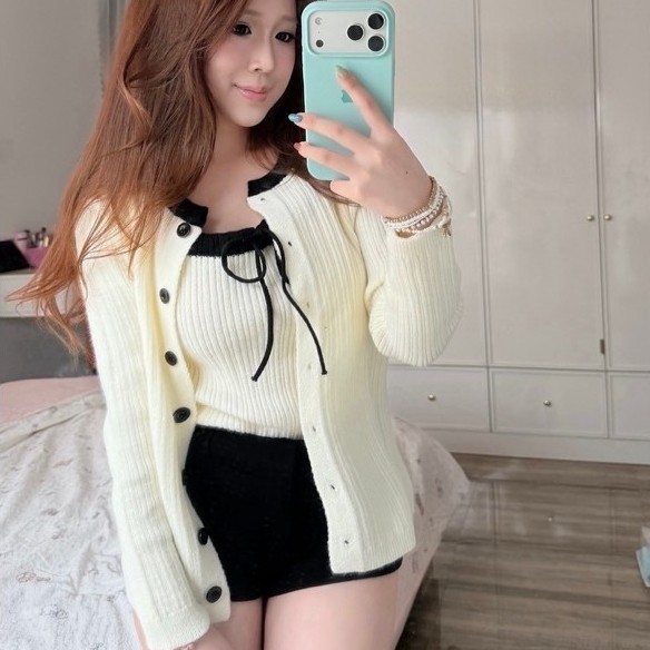 Bunny.store•( Ready ) เสื้อไหมพรมถักโบว์สีดํา