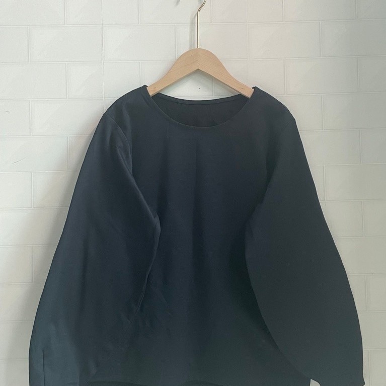 (2 Hand Japan) เสื้อสเวตเตอร์ผ่าสีน้ําเงิน Charcoal ไซส์ M