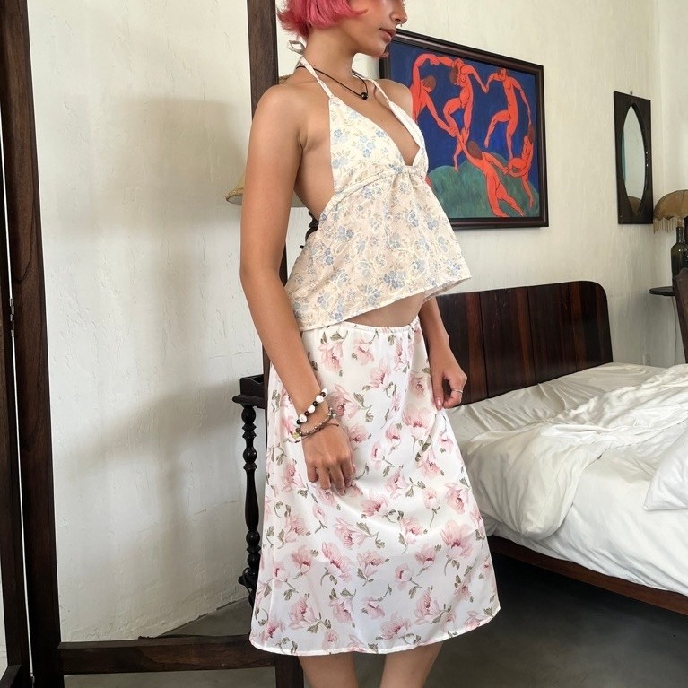 Poetry Midy Skirt โดย Elio Charlie (สินค้าสุดพิเศษของ Elio Charlie)