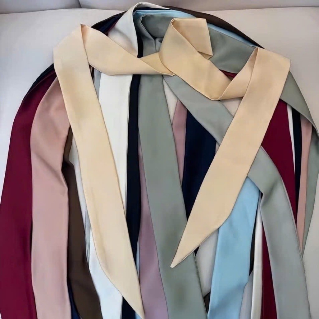 HTB STORE - K7 TO CHAU SILK SCARF, อุปกรณ์เสริมรอยแผลเป็น, ผมรอยแผลเป็น, NECK BOW SCARF