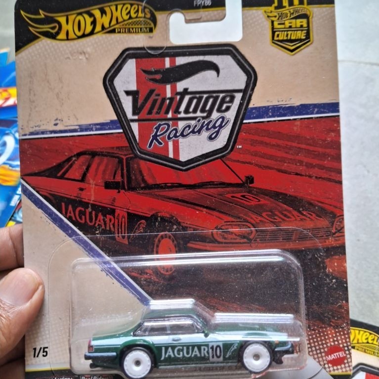 2026 HOT WHEELS PREMIUM JAGUAR XJS - VINTAGE RACING