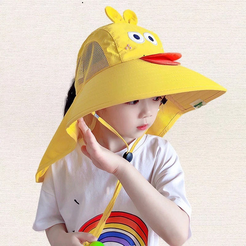 หมวกกันแดดที่คลุมไหล่และคอป้องกันรังสียูวีด้วยตาข่ายและนกหวีดเย็นสําหรับเด็กชายและเด็กหญิง Ath...