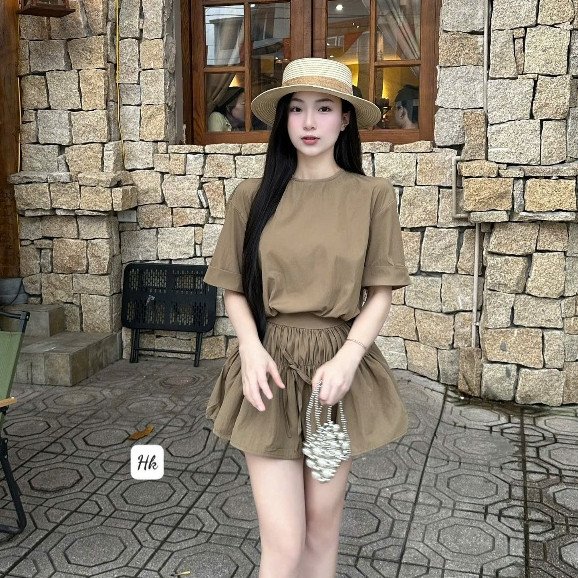 ชุดกระโปรงสั้น ชุดโลอันผู้หญิงสวยๆ ชุดเสื้อยืดคอกลมพร้อมกระโปรงบานสั้น 1613(Z2) mi.n