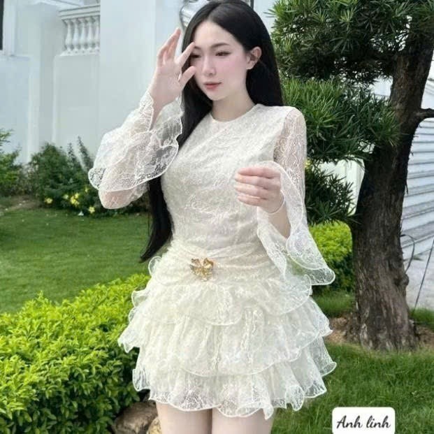 เดรสเรียบง่ายอ่อนโยน เดรสลูกไม้คอระบายและกระโปรงบานสั้น 1622(Z1) NC