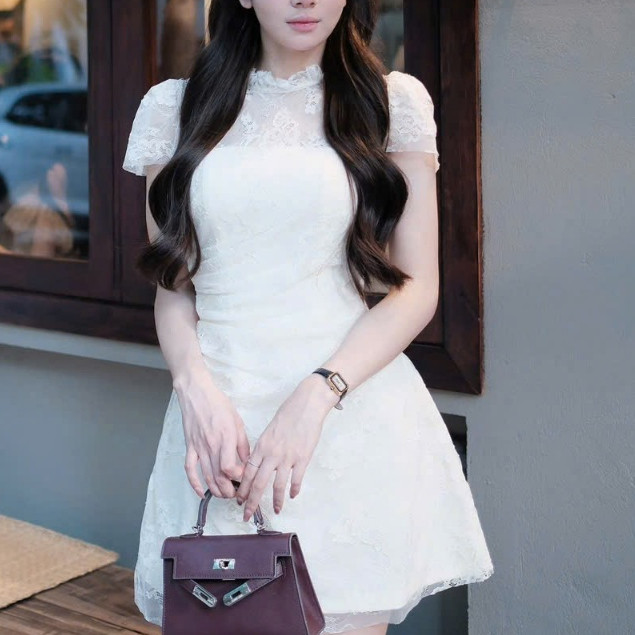 เดรสเรียบง่ายอ่อนโยน เดรสลูกไม้คอระบายและกระโปรงบานสั้น 1622(Z1) มม