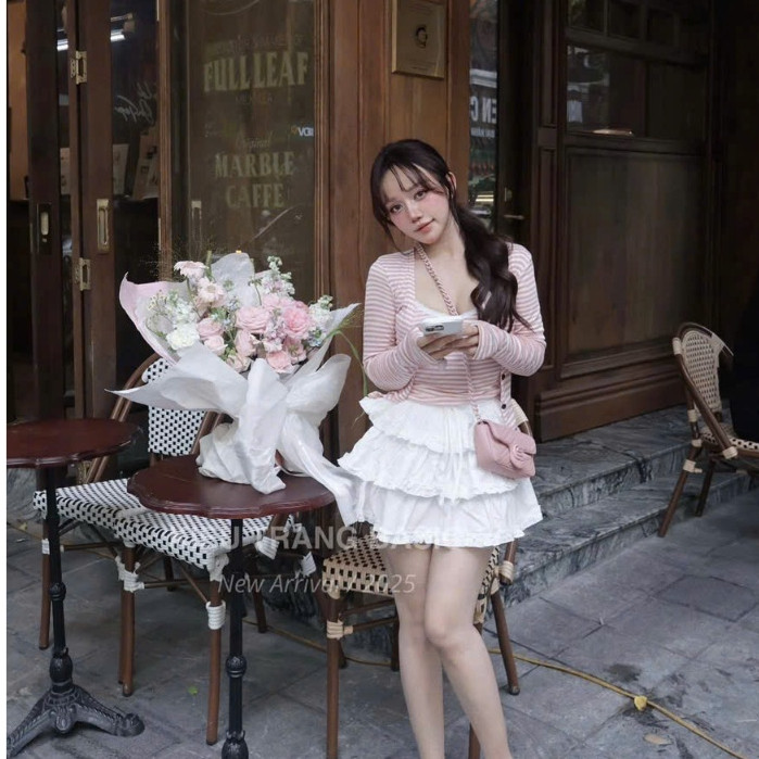 ชุดกระโปรงสั้น ชุดเสื้อแขนยาวลายทางพร้อมกระโปรงชั้นสั้น 888(Z1) nc