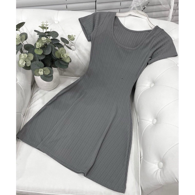 AU เดรสแขนกุดคอยูผู้หญิงทรงบานเล็กน้อยผ้าจั๊มยืด RC114 Hehe