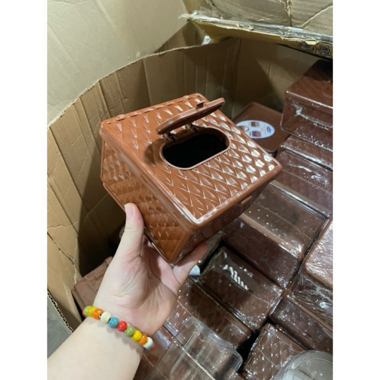 (รวม VAT) กล่องกระดาษสี่เหลี่ยมสําหรับร้านอาหารและกิน ขนาดใหญ่ Thang Float Plastic 13x13x8cm (TL065,