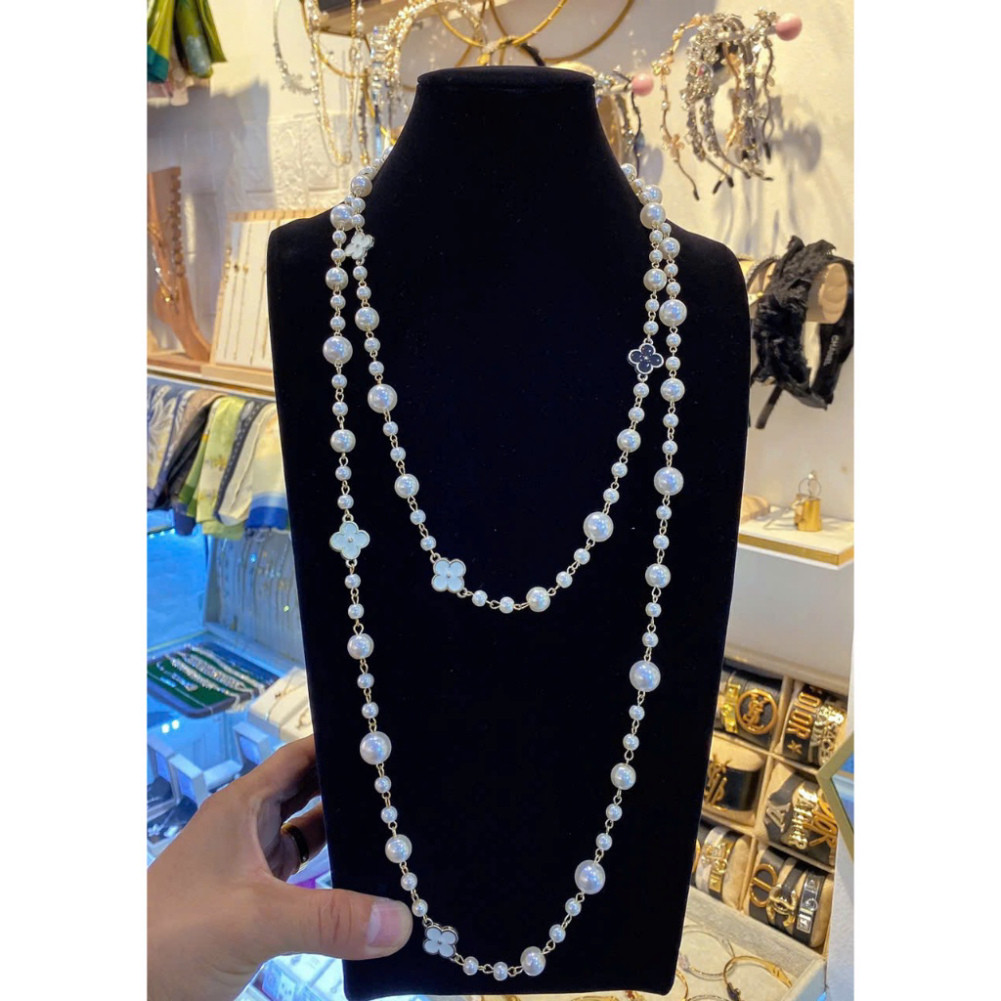 สร้อยคอยาวเสน่ห์ขาวดําสวยเป็นธรรมชาติสําหรับผู้หญิง shop_trang_nemo