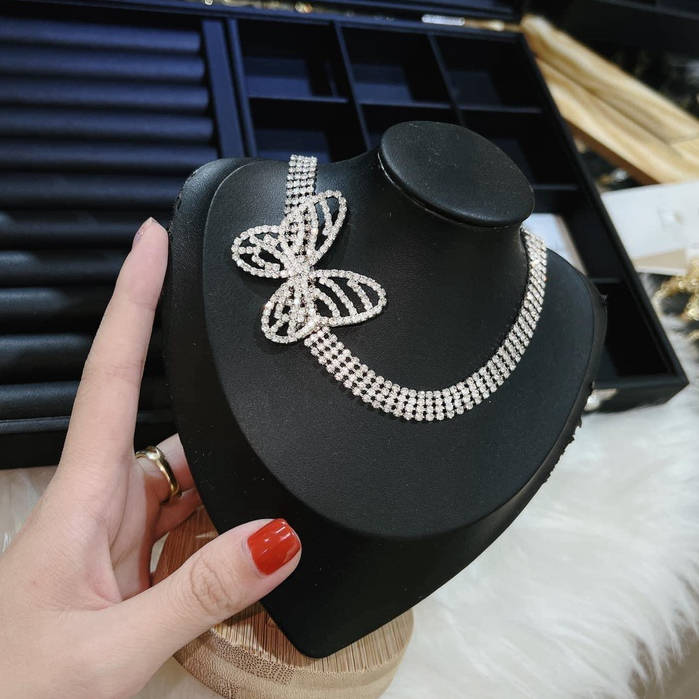 สร้อยคอโชคเกอร์ผีเสื้อหินปีกกลมหรูหรา VC99