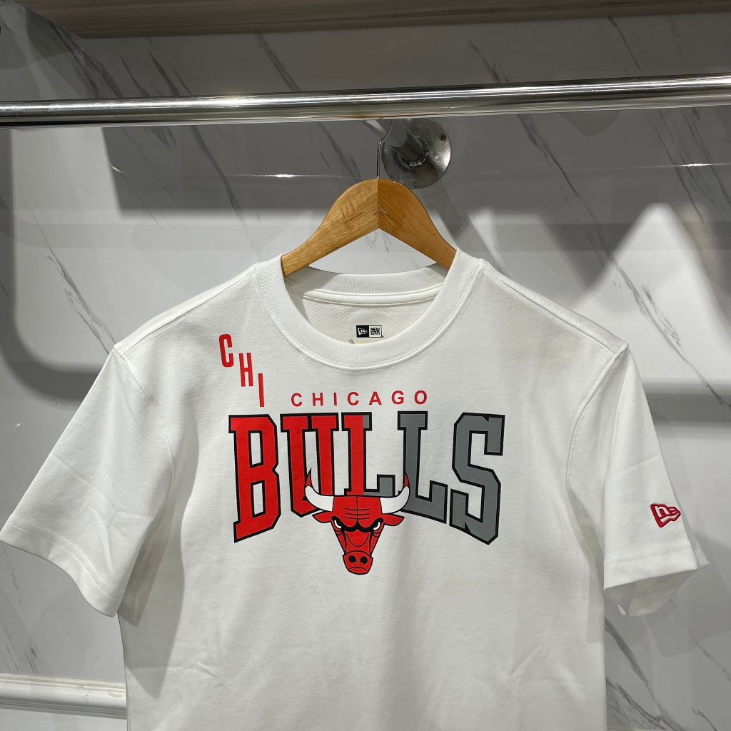 ของแท้ - เสื้อยืด NEW ERA - CHICAGO BULL [WHITE] - CODE: 13334724