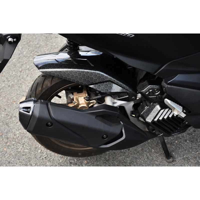 Vario 160 2022-2024 บังโคลนหลังคาร์บอน