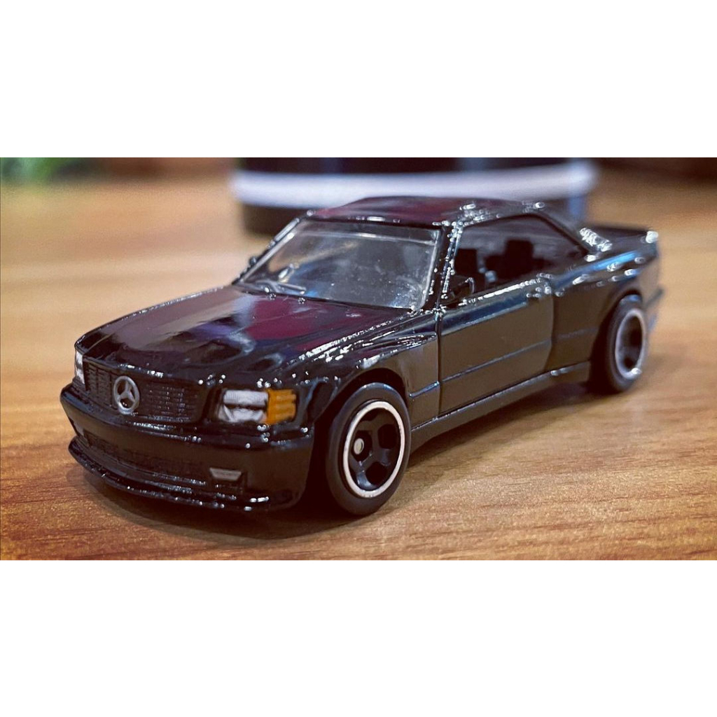 Hot Wheels 1/64 89 Mercedes-Benz 560 SEC AMG (ใหม่)