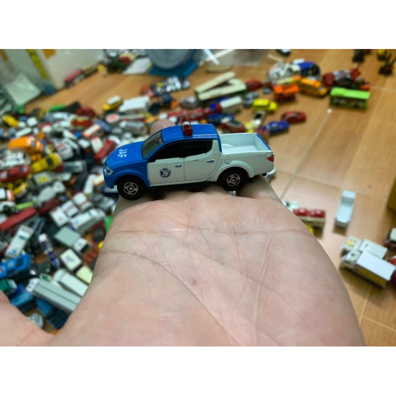 รถโมเดล Tomica mitsubishi triton