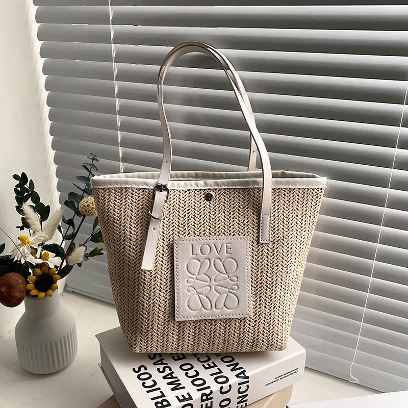 กระเป๋า Lowe Sedge พร้อมหนังตัด