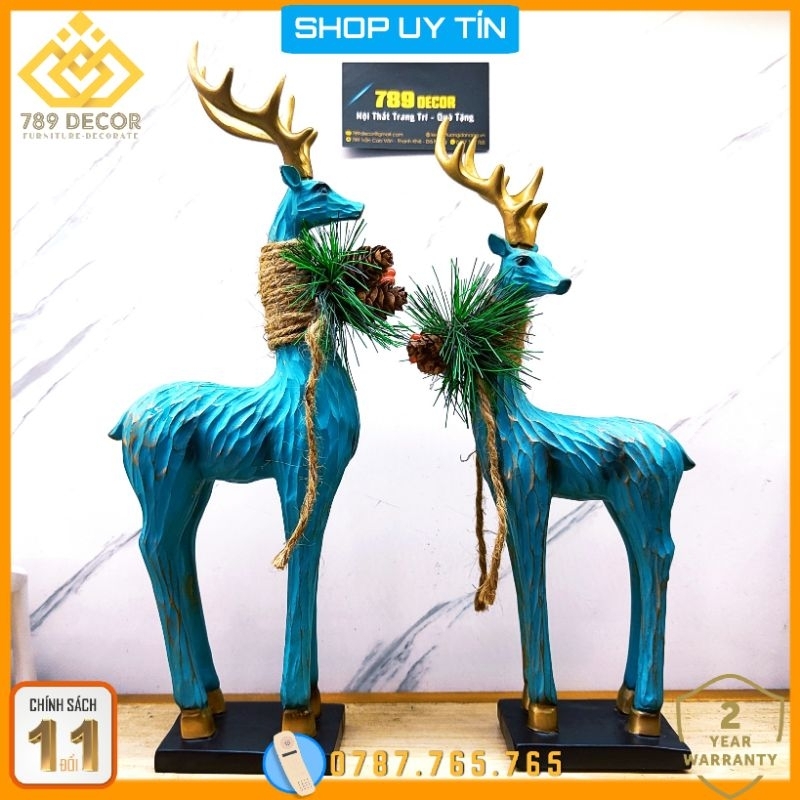 PAIR OF DECORATIVE STATUES