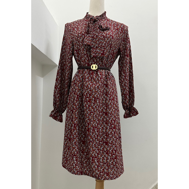 โคโคมิลัน. เดรสลายดอกเด็ก กระโปรงมิดิ คอปกผูกโบว์ แบรนด์ SHC 2hand Si Han