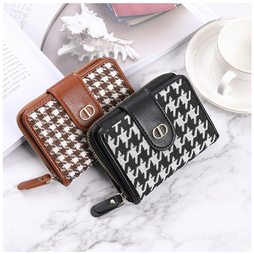 กระเป๋าสตางค์ผู้หญิงพับคู่ลายสก็อต VD56 C222-23